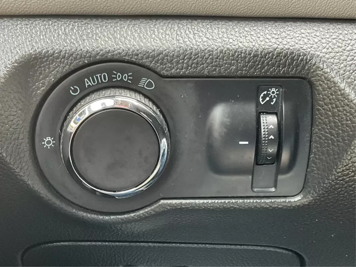 2014 Chevrolet Cruze LS Auto (1G1PA5SG0E7) with an ECOTEC 1.8L I-4 DOHC engine, located at 1230 East Main St, Xenia, OH, 45385, (937) 908-9800, 39.688026, -83.910172 - 2014 Chevrolet Cruze LS Auto - Photo#17