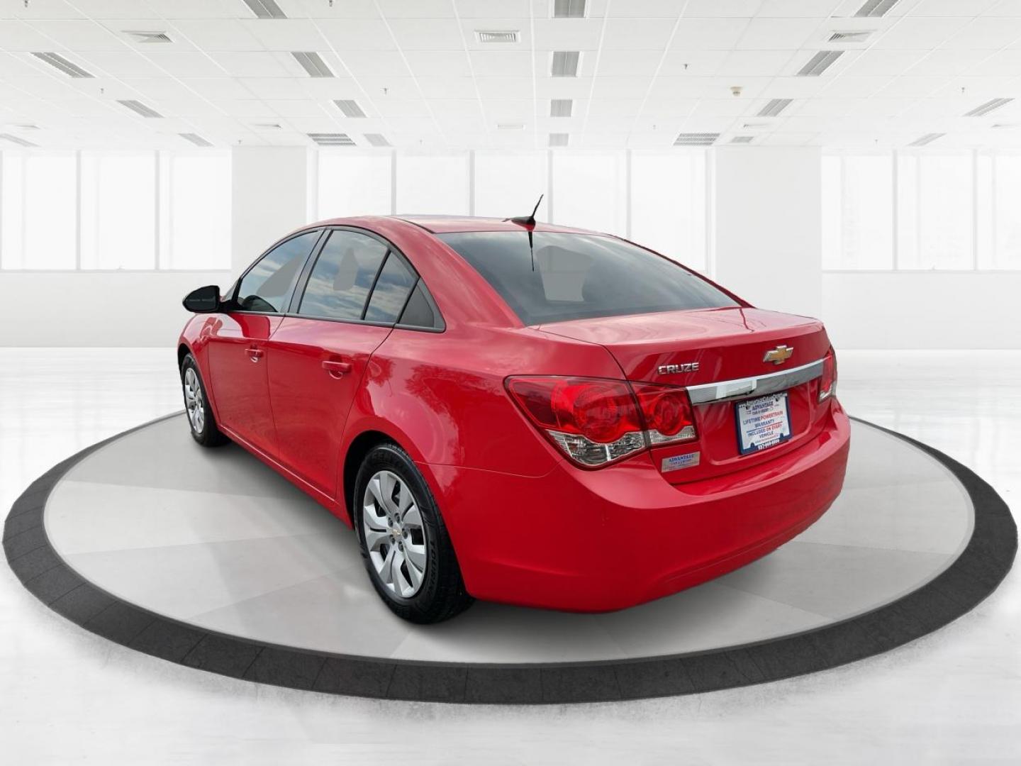 2014 Chevrolet Cruze LS Auto (1G1PA5SH2E7) with an ECOTEC 1.8L I-4 DOHC engine, located at 1230 East Main St, Xenia, OH, 45385, (937) 908-9800, 39.688026, -83.910172 - 2014 Chevrolet Cruze LS Auto - Photo#4