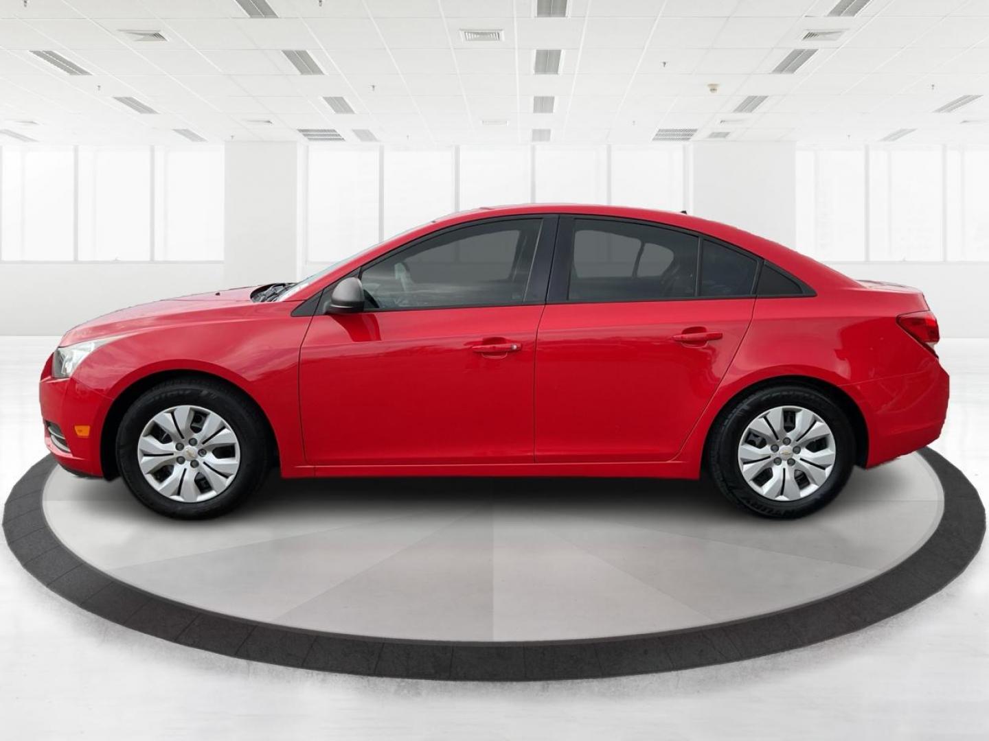 2014 Chevrolet Cruze LS Auto (1G1PA5SH2E7) with an ECOTEC 1.8L I-4 DOHC engine, located at 1230 East Main St, Xenia, OH, 45385, (937) 908-9800, 39.688026, -83.910172 - 2014 Chevrolet Cruze LS Auto - Photo#5
