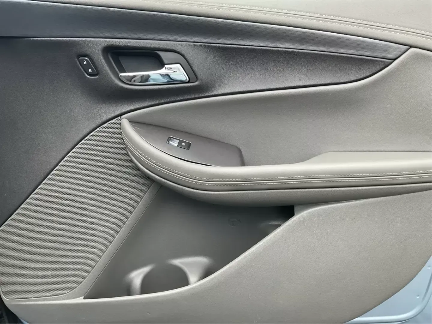 2014 Chevrolet Impala 1LS (1G11Y5SL3EU) with an ECOTEC 2.5L I-4 gasoline direct injection engine, located at 1951 S Dayton Lakeview Rd., New Carlisle, OH, 45344, (937) 908-9800, 39.890999, -84.050255 - **Adventure Awaits: 2014 Chevrolet Impala - Perfect for Daily Commuters and Growing Families!**<br /> <br /> Looking for a reliable sedan that can comfortably accommodate your busy lifestyle? The **2014 Chevrolet Impala** is your ticket to seamless commutes, family road trips, and everything in betw - Photo#18