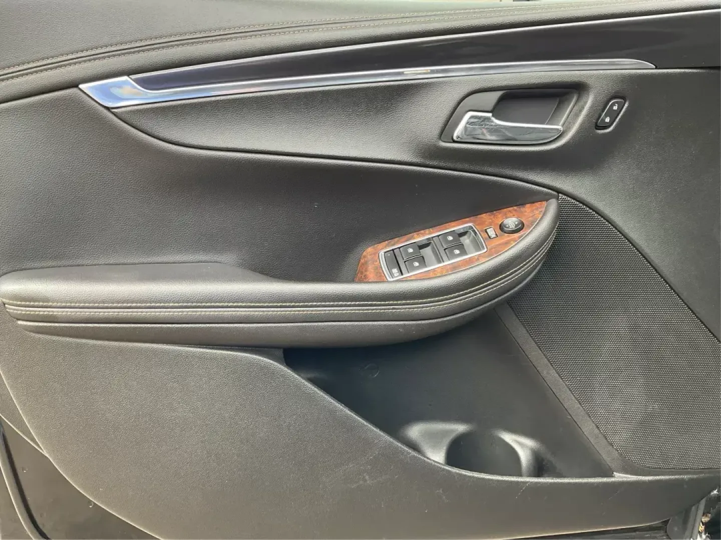 2014 Chevrolet Impala 1LT (1G1115SL6EU) with an ECOTEC 2.5L I-4 gasoline direct injection engine, located at 880 E. National Road, Vandalia, OH, 45377, (937) 908-9800, 39.891918, -84.183594 - 2014 Chevrolet Impala 1LT - Photo#16