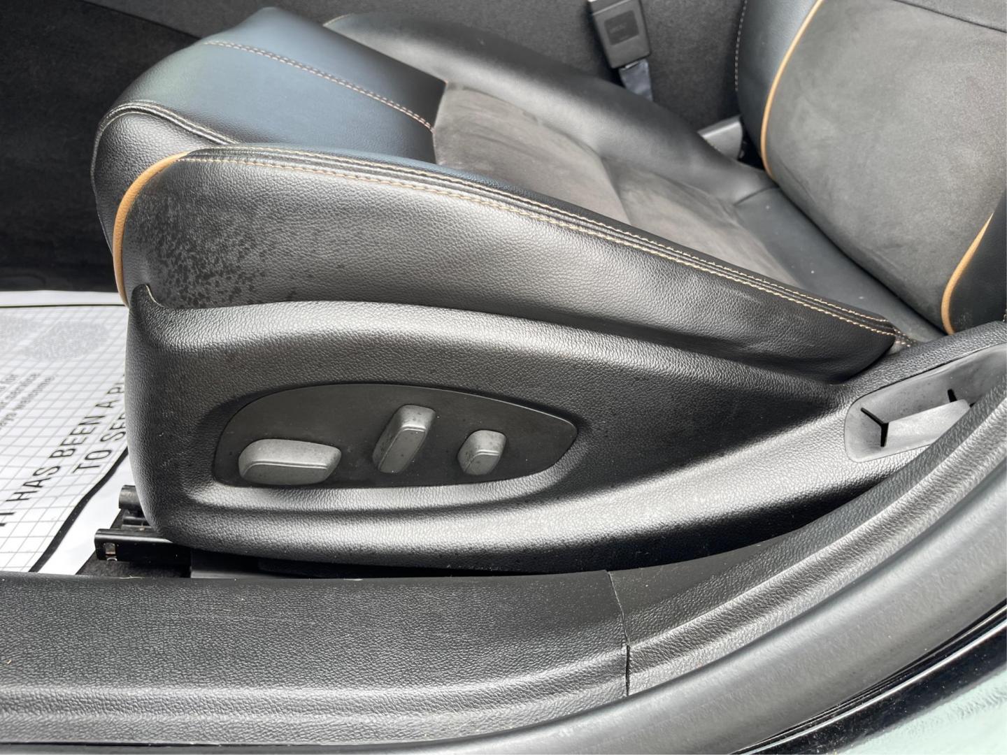 2014 Black Chevrolet Impala 2LT (2G1125S32E9) with an 3.6L V6 DOHC 24VV FFV engine, 6-Speed Automatic transmission, located at 1099 N County Rd 25A , Troy, OH, 45373, (937) 908-9800, 40.057079, -84.212883 - 2014 Chevrolet Impala 2LT - Photo#17