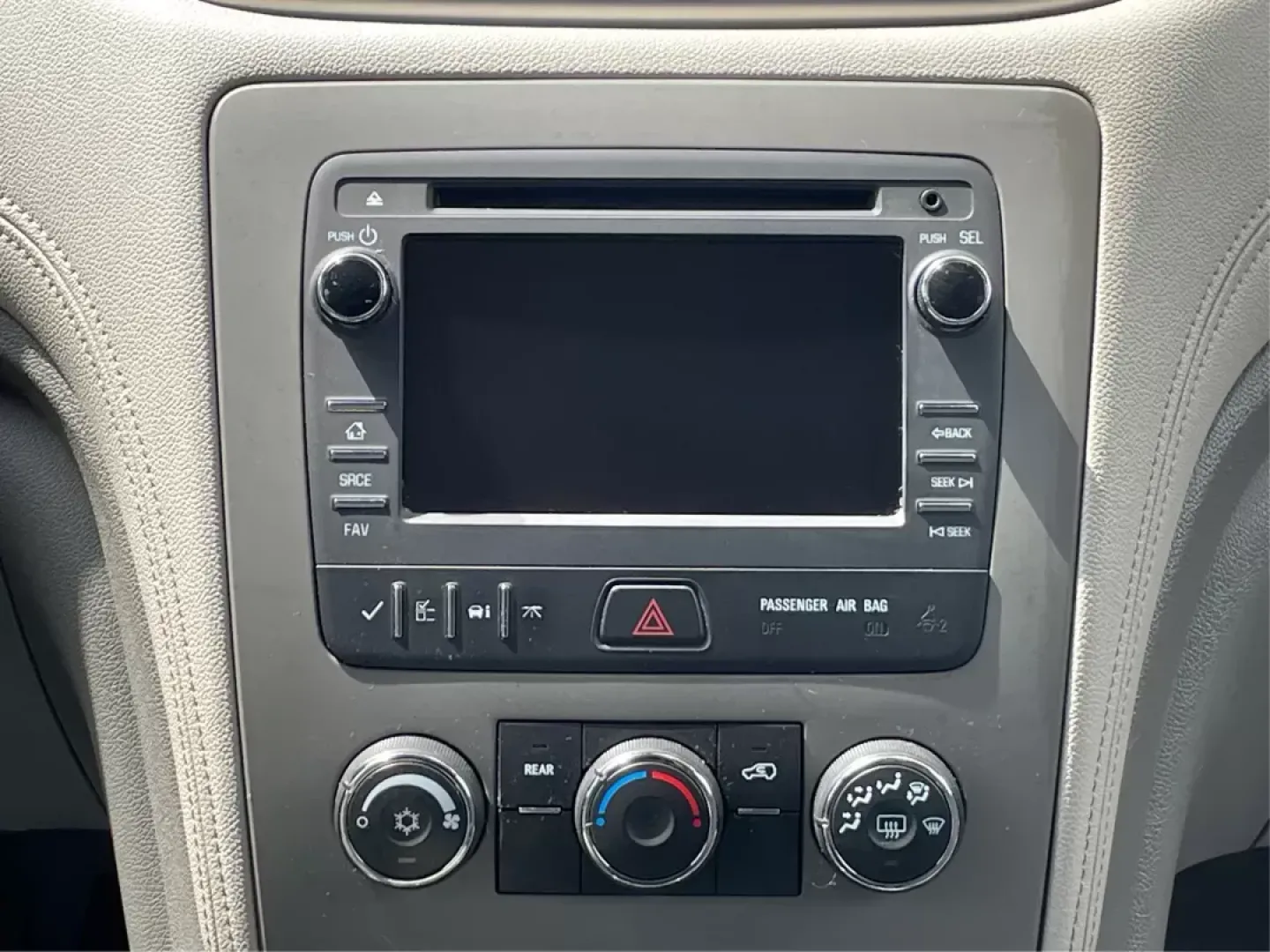 2014 Cyber Gray Metallic Chevrolet Traverse LS FWD w/PDC (1GNKRFED9EJ) with an 3.6L V6 DOHC 24V engine, 6-Speed Automatic transmission, located at 880 E. National Road, Vandalia, OH, 45377, (937) 908-9800, 39.891918, -84.183594 - 2014 Chevrolet Traverse LS FWD w/PDC - Photo#13