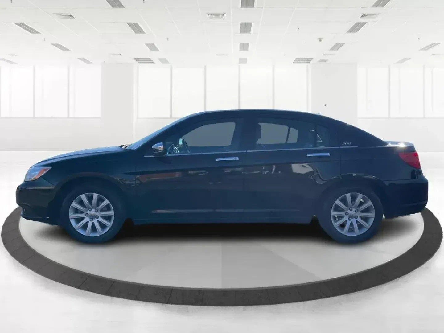 2014 Chrysler 200 Limited (1C3CCBCG6EN) with an 3.6L V6 DOHC 24V FFV engine, 6-Speed Automatic transmission, located at 1184 Kauffman Ave, Fairborn, OH, 45324, (937) 908-9800, 39.807072, -84.030914 - 2014 Chrysler 200 Limited - Photo#6