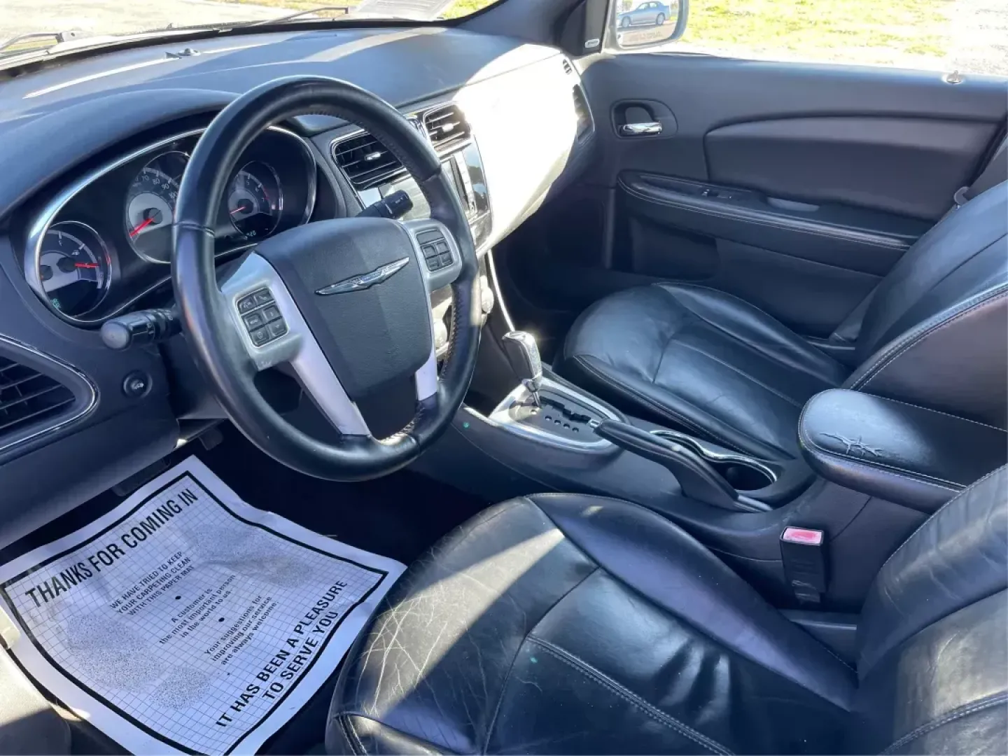 2014 Chrysler 200 Limited (1C3CCBCG6EN) with an 3.6L V6 DOHC 24V FFV engine, 6-Speed Automatic transmission, located at 1184 Kauffman Ave, Fairborn, OH, 45324, (937) 908-9800, 39.807072, -84.030914 - 2014 Chrysler 200 Limited - Photo#9