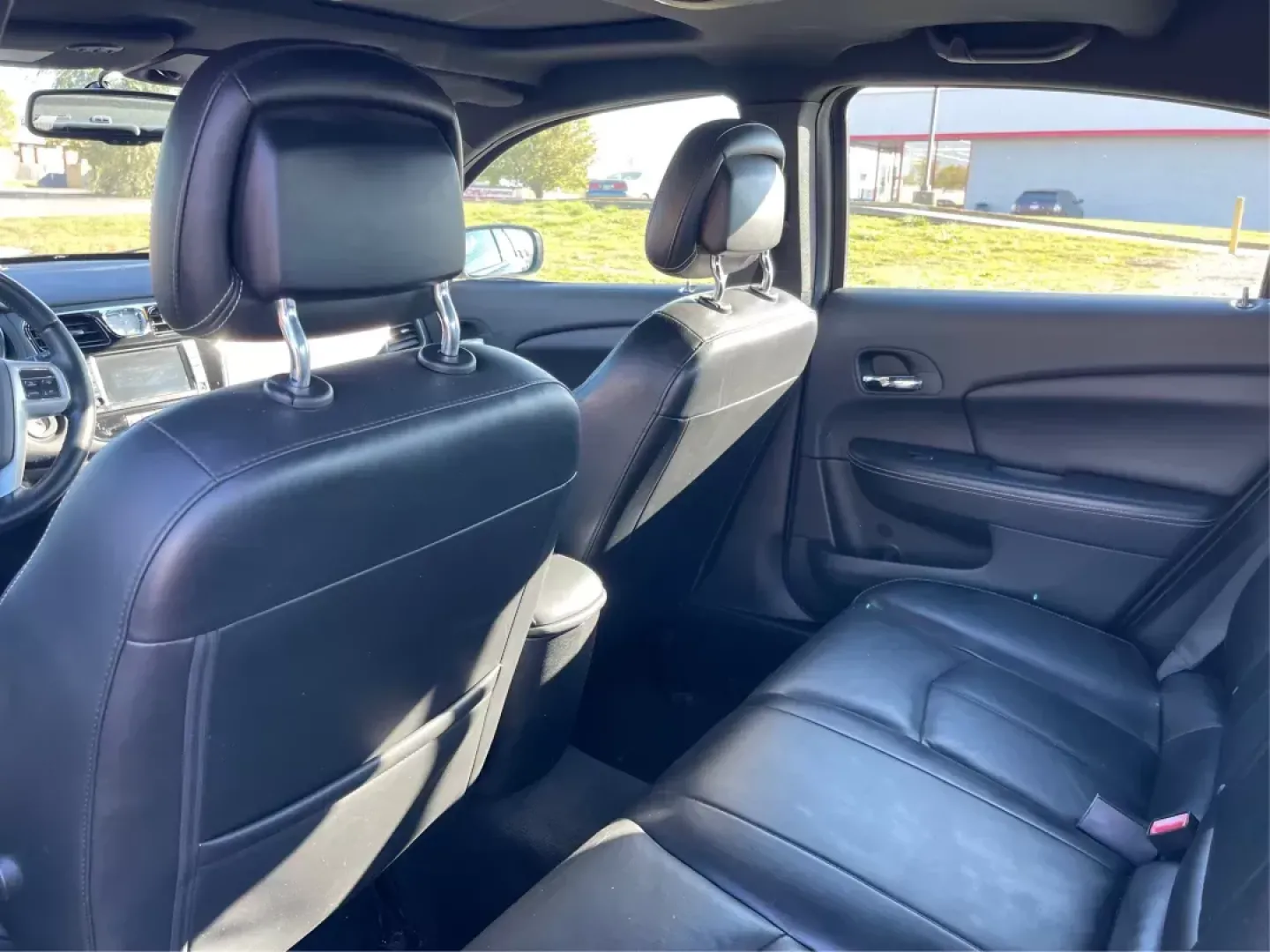 2014 Chrysler 200 Limited (1C3CCBCG6EN) with an 3.6L V6 DOHC 24V FFV engine, 6-Speed Automatic transmission, located at 1184 Kauffman Ave, Fairborn, OH, 45324, (937) 908-9800, 39.807072, -84.030914 - 2014 Chrysler 200 Limited - Photo#10