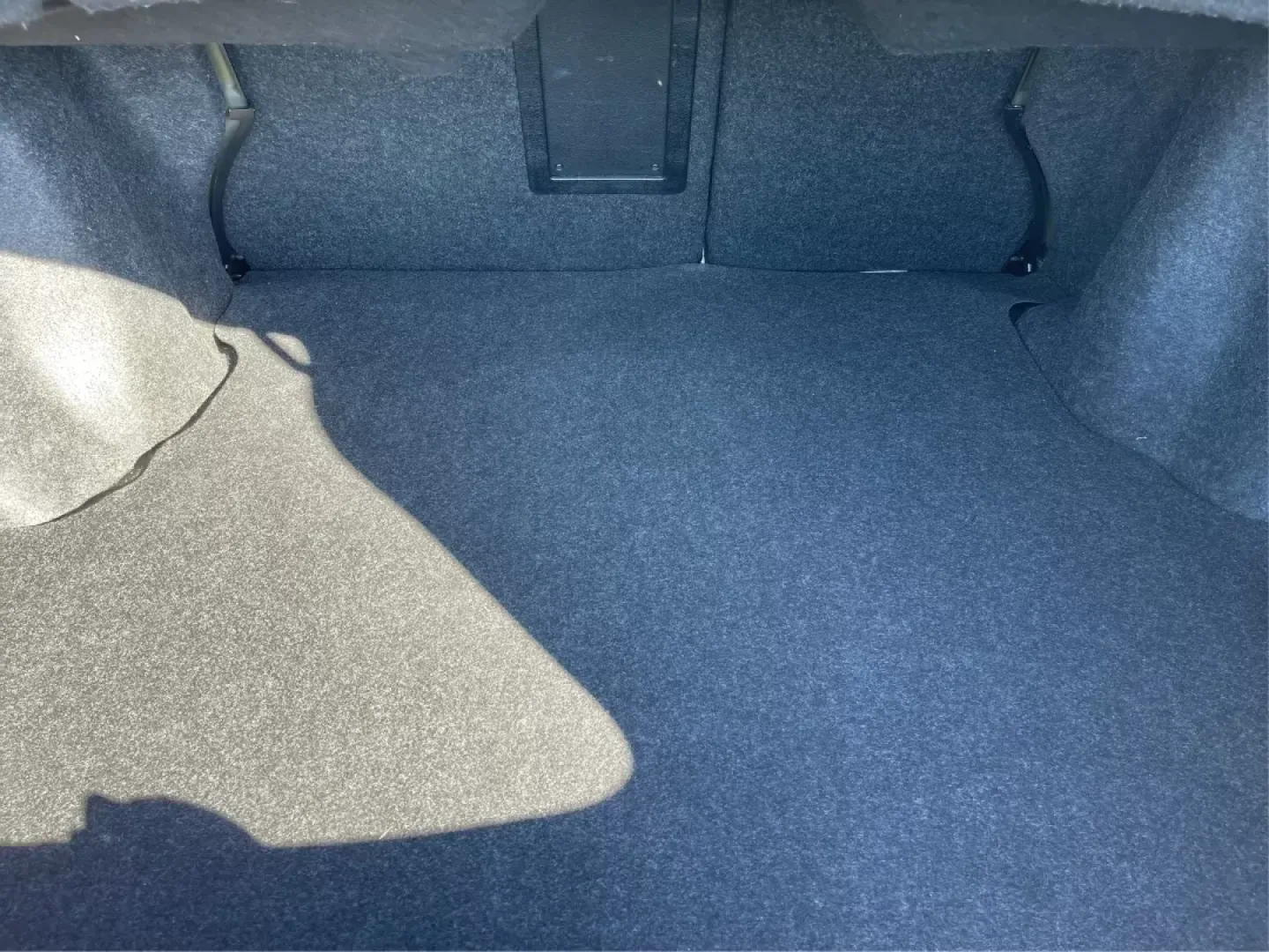2014 Chrysler 200 Limited (1C3CCBCG6EN) with an 3.6L V6 DOHC 24V FFV engine, 6-Speed Automatic transmission, located at 1184 Kauffman Ave, Fairborn, OH, 45324, (937) 908-9800, 39.807072, -84.030914 - 2014 Chrysler 200 Limited - Photo#12