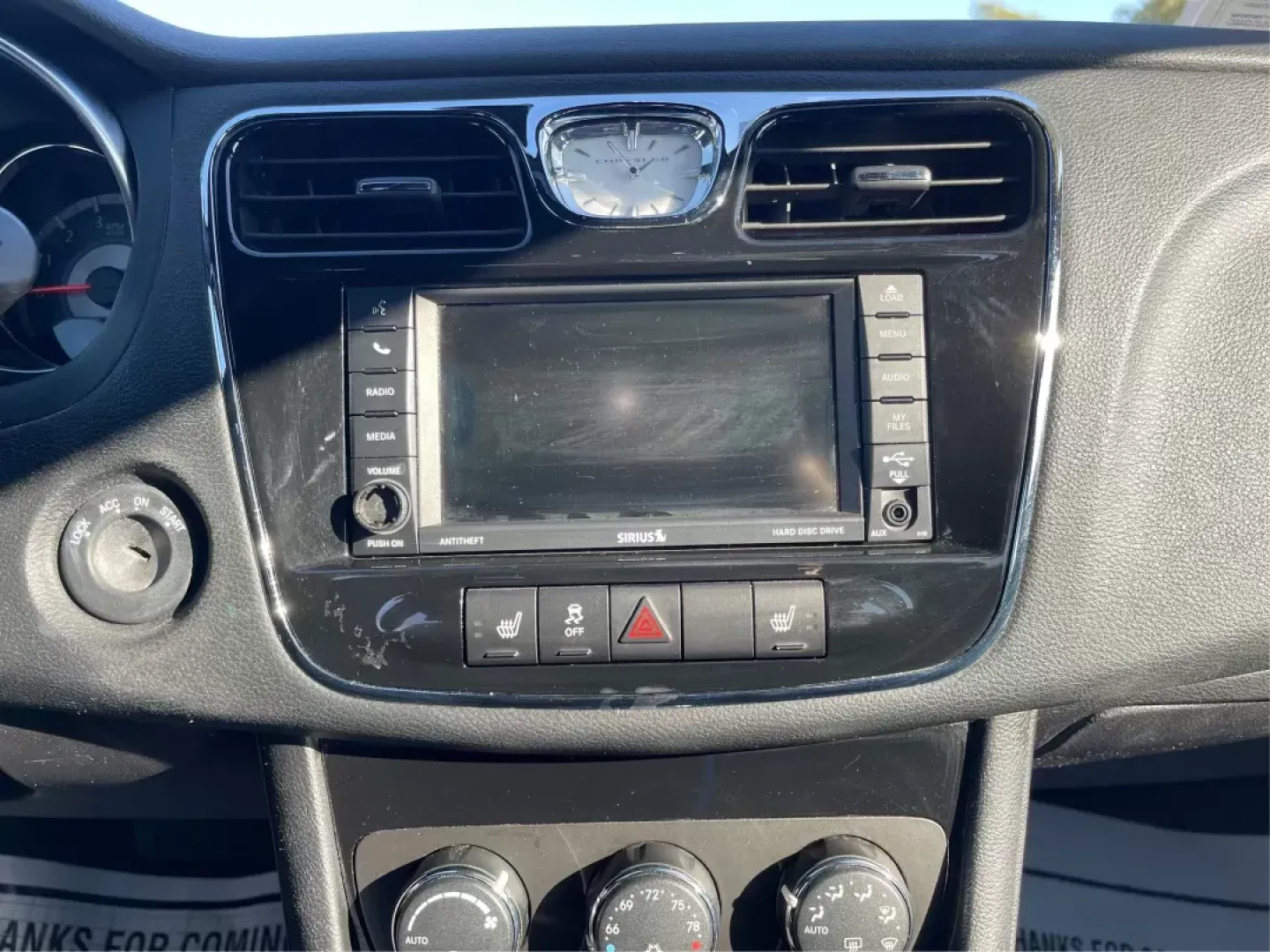 2014 Chrysler 200 Limited (1C3CCBCG6EN) with an 3.6L V6 DOHC 24V FFV engine, 6-Speed Automatic transmission, located at 1184 Kauffman Ave, Fairborn, OH, 45324, (937) 908-9800, 39.807072, -84.030914 - 2014 Chrysler 200 Limited - Photo#13