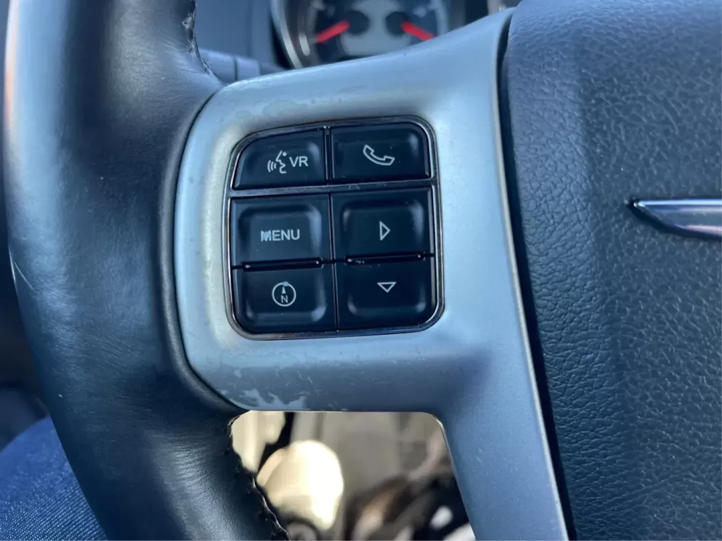 2014 Chrysler 200 Limited (1C3CCBCG6EN) with an 3.6L V6 DOHC 24V FFV engine, 6-Speed Automatic transmission, located at 1184 Kauffman Ave, Fairborn, OH, 45324, (937) 908-9800, 39.807072, -84.030914 - 2014 Chrysler 200 Limited - Photo#16