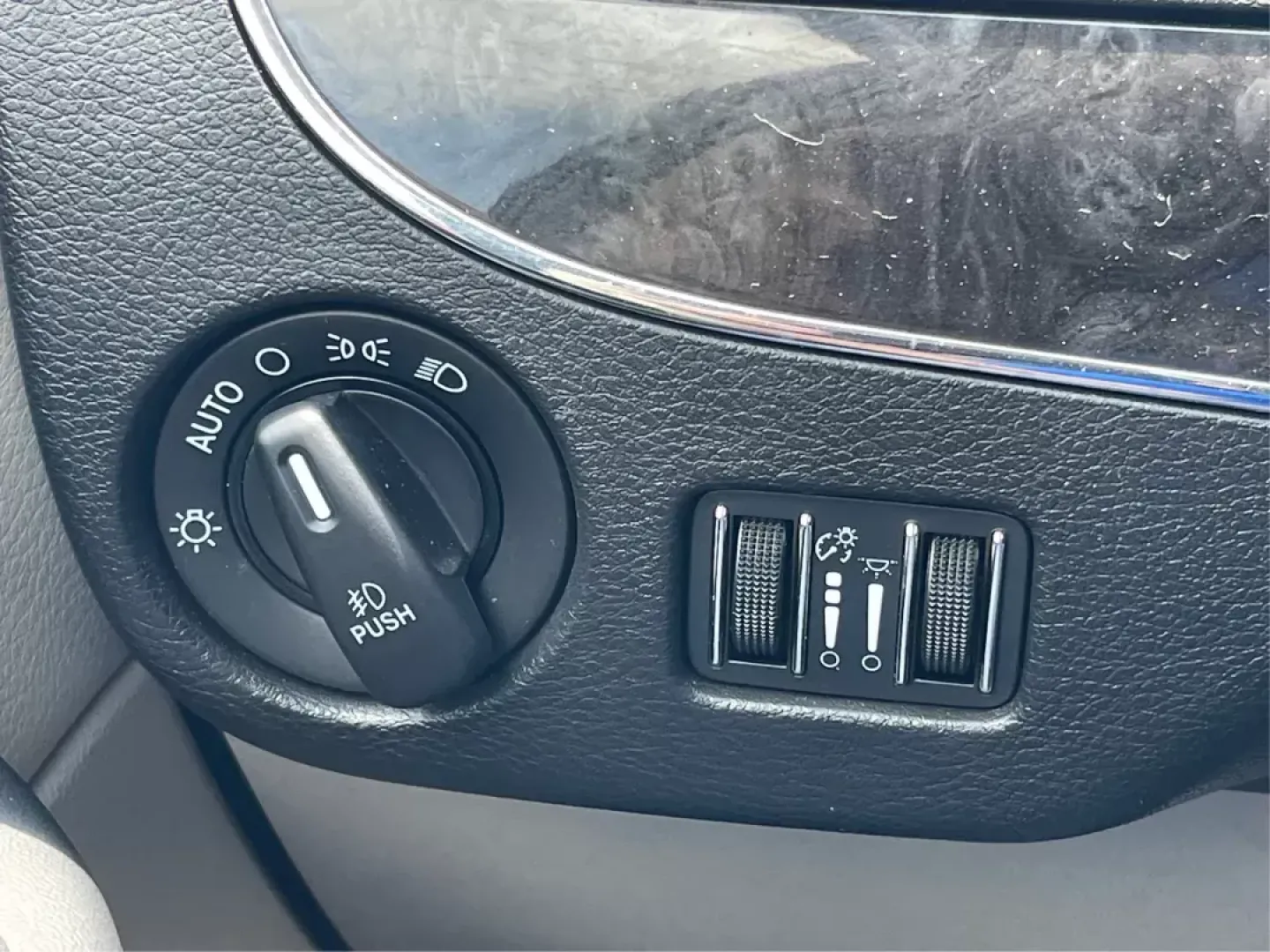 2014 Chrysler Town and Country Touring-L (2C4RC1CG3ER) with an 3.6L V6 DOHC 24V engine, 6-Speed Automatic transmission, located at 1230 East Main St, Xenia, OH, 45385, (937) 908-9800, 39.688026, -83.910172 - **Experience Family Adventures in the 2014 Chrysler Town and Country Touring-L at Advantage Car and Credit!**<br /> <br /> Are you in search of the perfect family vehicle that effortlessly combines style, comfort, and functionality? Look no further than the 2014 Chrysler Town and Country Touring - Photo#16