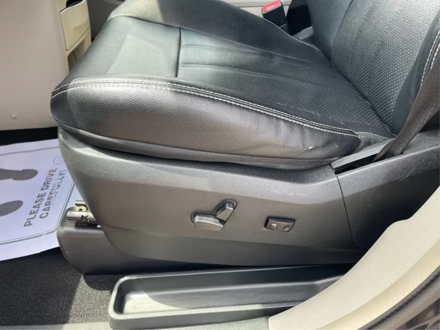 2014 Chrysler Town and Country Touring-L (2C4RC1CG3ER) with an 3.6L V6 DOHC 24V engine, 6-Speed Automatic transmission, located at 1230 East Main St, Xenia, OH, 45385, (937) 908-9800, 39.688026, -83.910172 - **Experience Family Adventures in the 2014 Chrysler Town and Country Touring-L at Advantage Car and Credit!**<br /> <br /> Are you in search of the perfect family vehicle that effortlessly combines style, comfort, and functionality? Look no further than the 2014 Chrysler Town and Country Touring - Photo#17