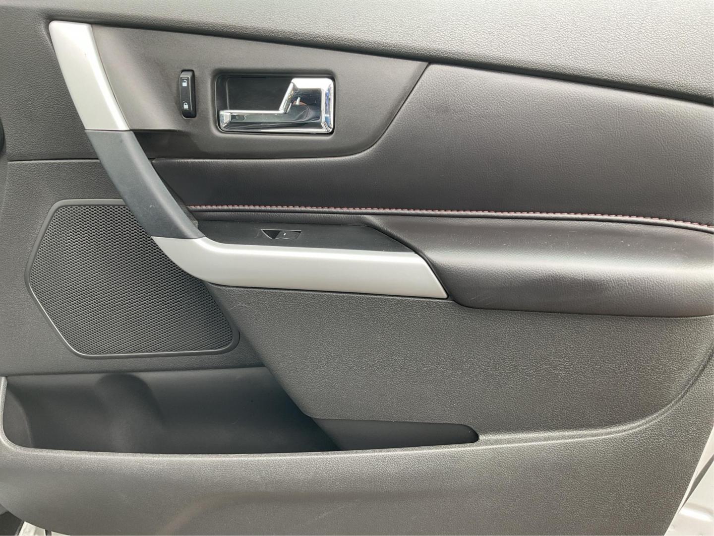 2014 Ford Edge SEL AWD (2FMDK4JC9EB) with an 3.5L V6 DOHC 24V engine, 6-Speed Automatic transmission, located at 401 Woodman Dr, Riverside, OH, 45431, (937) 908-9800, 39.760899, -84.123421 - 2014 Ford Edge SEL AWD - Photo#19