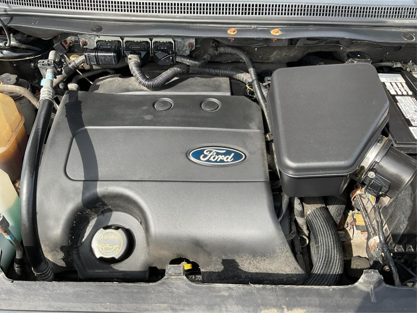 2014 Ford Edge SEL (2FMDK4JC8EB) with an 3.5L V-6 DOHC engine, located at 1230 East Main St, Xenia, OH, 45385, (937) 908-9800, 39.688026, -83.910172 - 2014 Ford Edge SEL - Photo#10