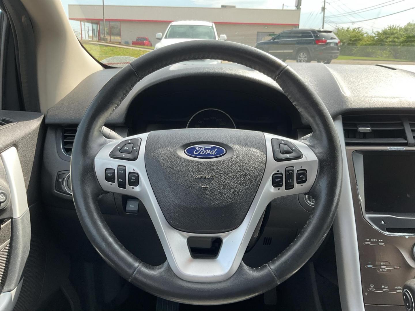 2014 Ford Edge SEL (2FMDK4JC8EB) with an 3.5L V-6 DOHC engine, located at 1230 East Main St, Xenia, OH, 45385, (937) 908-9800, 39.688026, -83.910172 - 2014 Ford Edge SEL - Photo#15