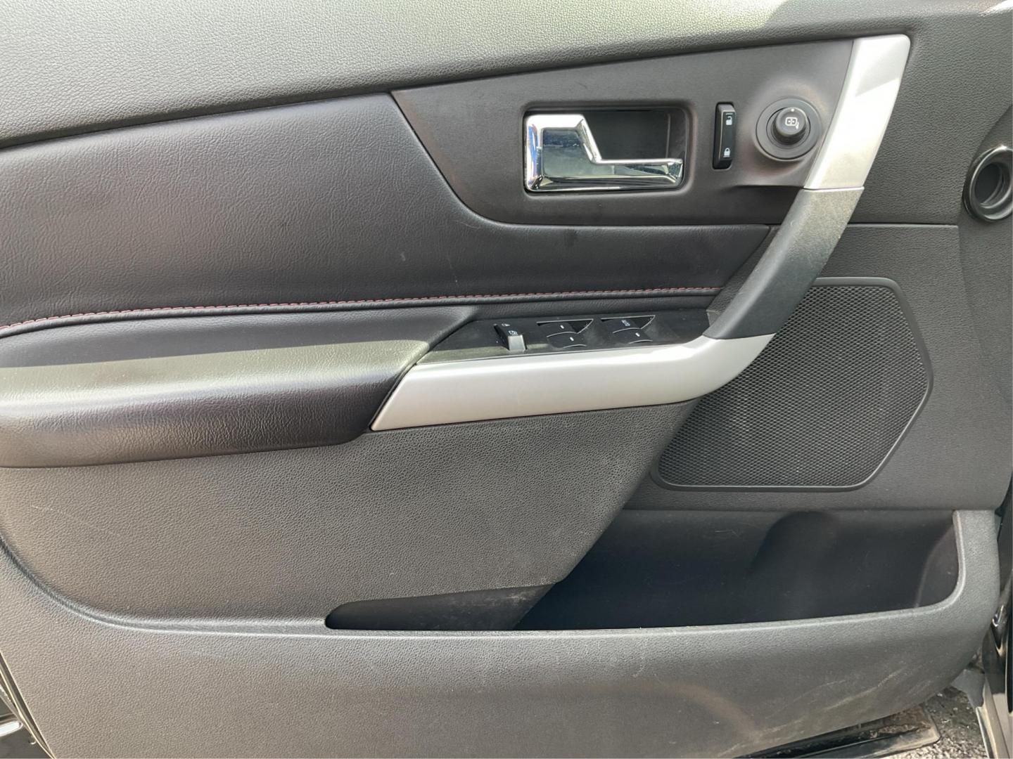 2014 Ford Edge SEL (2FMDK4JC8EB) with an 3.5L V-6 DOHC engine, located at 1230 East Main St, Xenia, OH, 45385, (937) 908-9800, 39.688026, -83.910172 - 2014 Ford Edge SEL - Photo#18