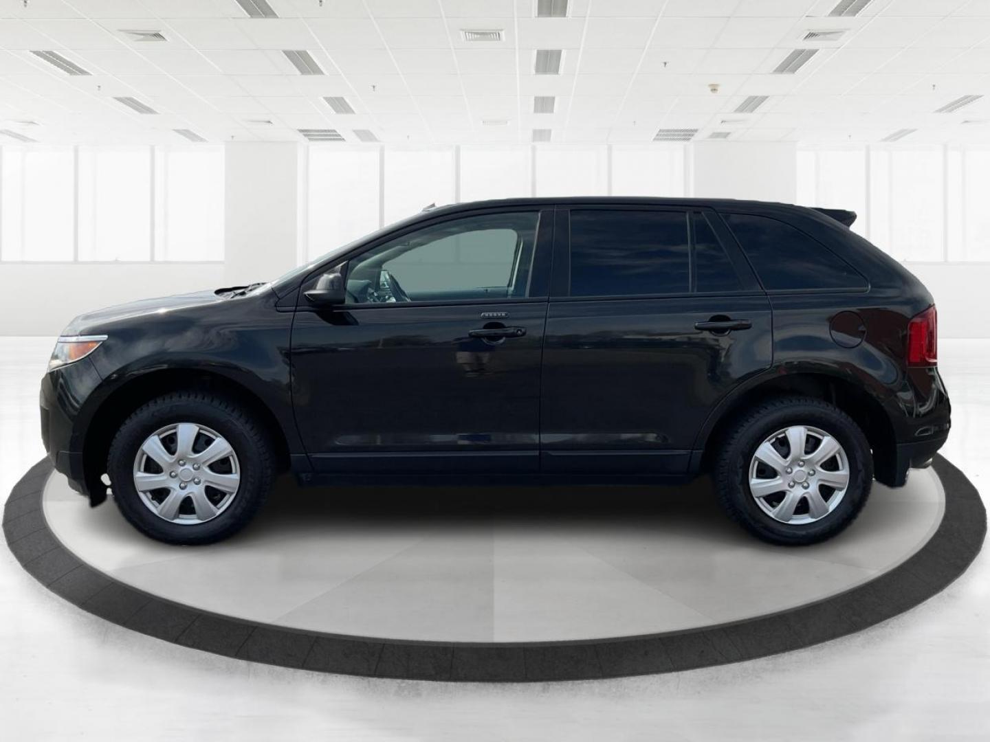 2014 Ford Edge SEL (2FMDK4JC8EB) with an 3.5L V-6 DOHC engine, located at 1230 East Main St, Xenia, OH, 45385, (937) 908-9800, 39.688026, -83.910172 - 2014 Ford Edge SEL - Photo#5