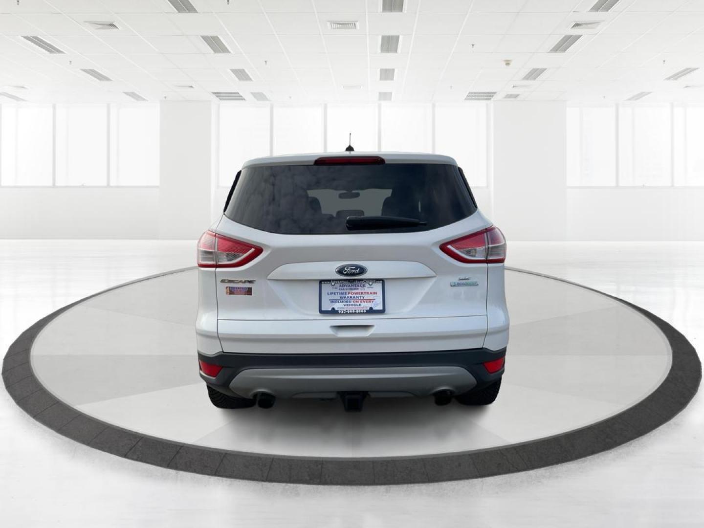 2014 Ford Escape SE (1FMCU0G94EU) with an EcoBoost 1.6L I-4 gasoline direct injection engine, located at 401 Woodman Dr, Riverside, OH, 45431, (937) 908-9800, 39.760899, -84.123421 - 2014 Ford Escape SE - Photo#3