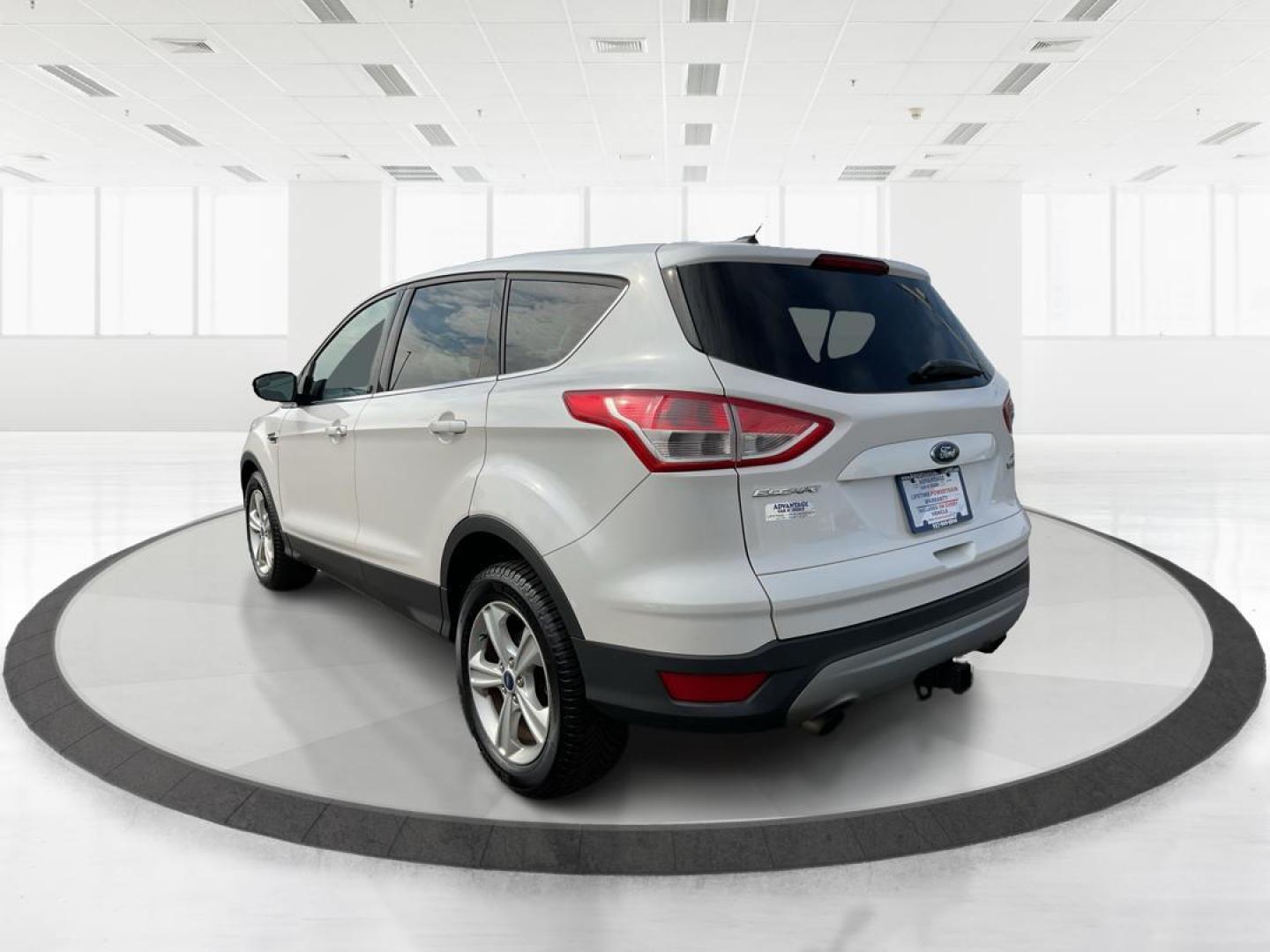 2014 Ford Escape SE (1FMCU0G94EU) with an EcoBoost 1.6L I-4 gasoline direct injection engine, located at 401 Woodman Dr, Riverside, OH, 45431, (937) 908-9800, 39.760899, -84.123421 - 2014 Ford Escape SE - Photo#4