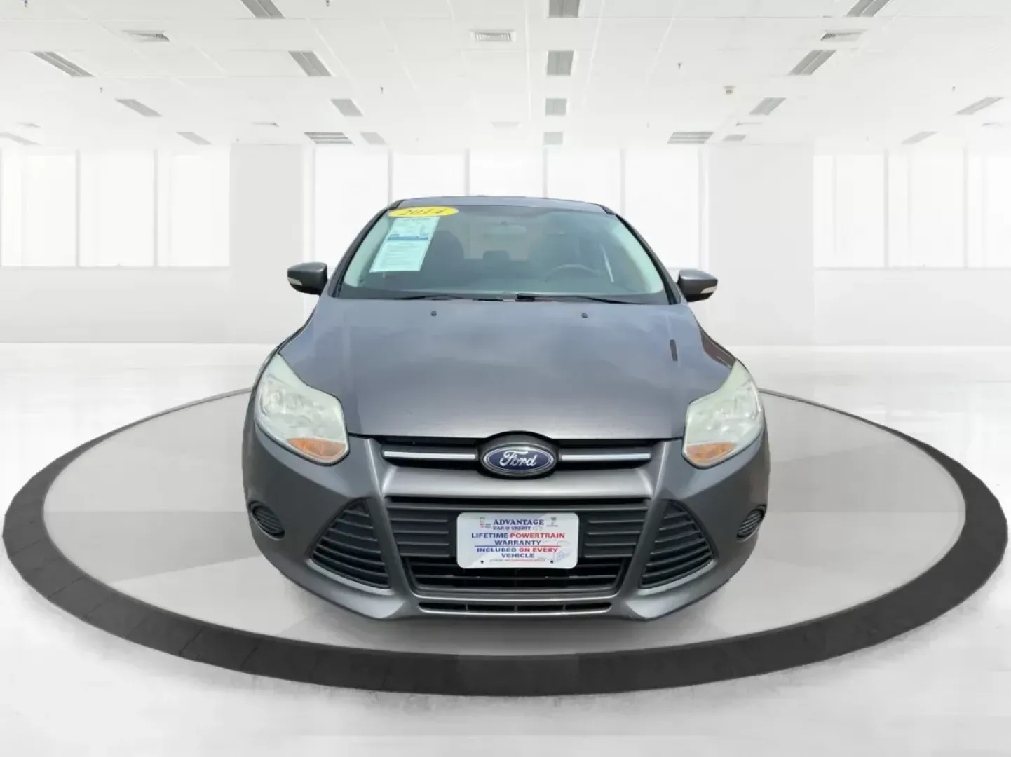 2014 Ford Focus SE (1FADP3F21EL) with an 2L I-4 gasoline direct injection engine, located at 1099 N County Rd 25A , Troy, OH, 45373, (937) 908-9800, 40.057079, -84.212883 - **Discover Your Next Adventure with the 2014 Ford Focus SE in Fairborn, OH!**<br /> <br /> Are you ready to elevate your daily commute or embark on weekend getaways? The 2014 Ford Focus SE is the perfect sedan to complement your lifestyle, offering a blend of efficiency, comfort, and cutting-edge fe - Photo#6