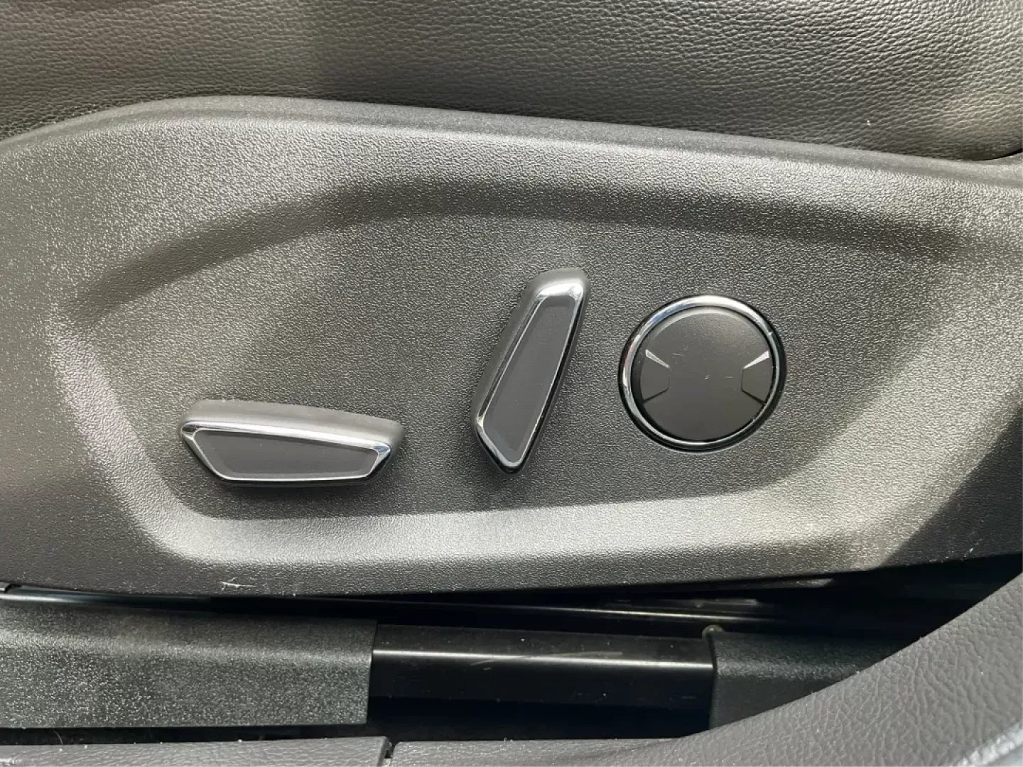 2014 Ford Fusion SE (3FA6P0H9XER) with an Other engine, located at 8750 N County Rd 25A, Piqua, OH, 45356, (937) 908-9800, 40.164391, -84.232513 - 2014 Ford Fusion SE - Photo#18