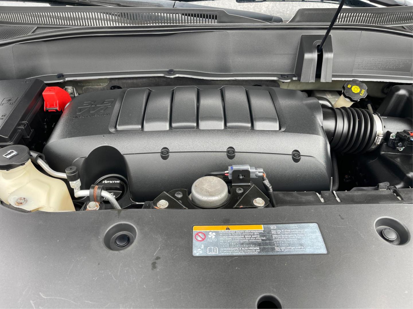 2014 GMC Acadia SLT-1 (1GKKVRKD2EJ) with an 3.6L V-6 gasoline direct injection engine, located at 1099 N County Rd 25A , Troy, OH, 45373, (937) 908-9800, 40.057079, -84.212883 - Third Row - Photo#10