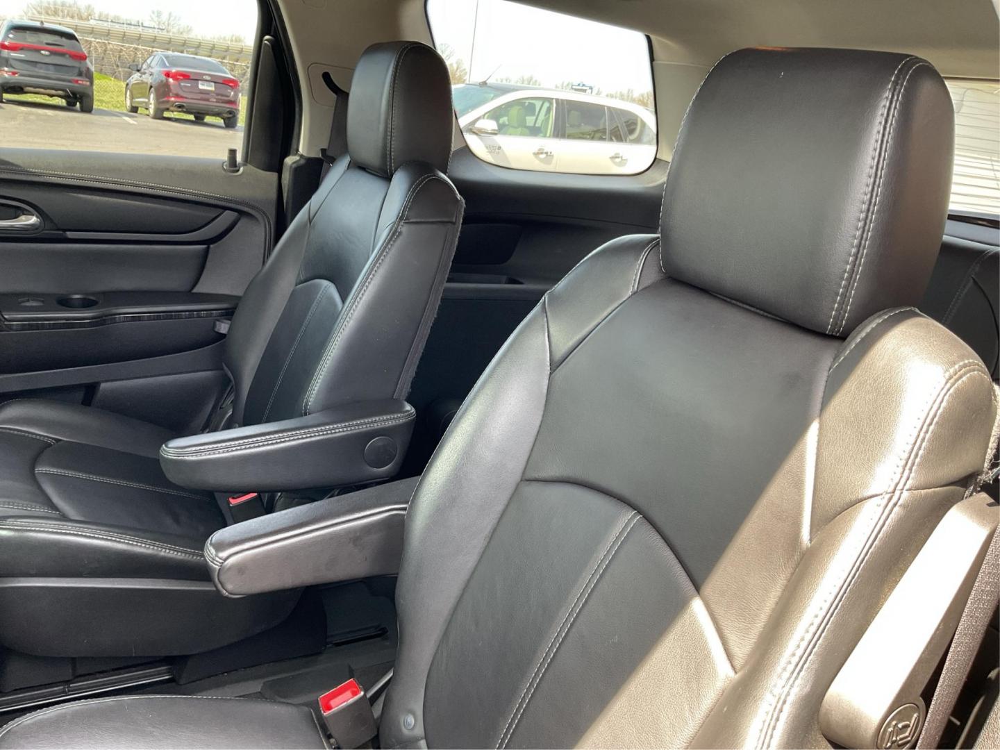 2014 GMC Acadia SLT-1 (1GKKVRKD7EJ) with an 3.6L V-6 gasoline direct injection engine, located at 880 E. National Road, Vandalia, OH, 45377, (937) 908-9800, 39.891918, -84.183594 - Third Row - Photo#9