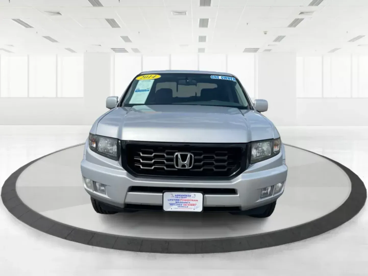 2014 Honda Ridgeline RTL-S (5FPYK1F67EB) with an 3.5L V6 SOHC 24V engine, 5-Speed Automatic transmission, located at 1230 East Main St, Xenia, OH, 45385, (937) 908-9800, 39.688026, -83.910172 - One Owner - Photo#6