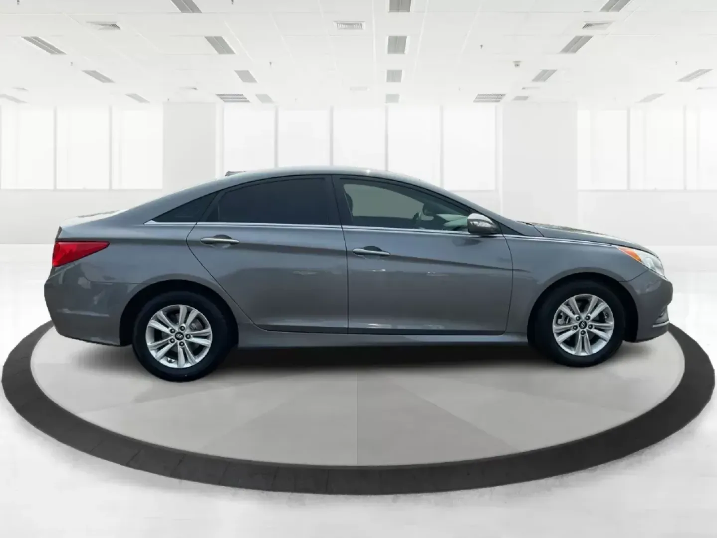 2014 Hyundai Sonata GLS (5NPEB4AC8EH) with an 2.4L I-4 gasoline direct injection engine, located at 401 Woodman Dr, Riverside, OH, 45431, (937) 908-9800, 39.760899, -84.123421 - 2014 Hyundai Sonata GLS - Photo#1