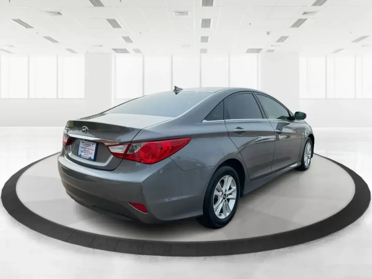2014 Hyundai Sonata GLS (5NPEB4AC8EH) with an 2.4L I-4 gasoline direct injection engine, located at 401 Woodman Dr, Riverside, OH, 45431, (937) 908-9800, 39.760899, -84.123421 - 2014 Hyundai Sonata GLS - Photo#2