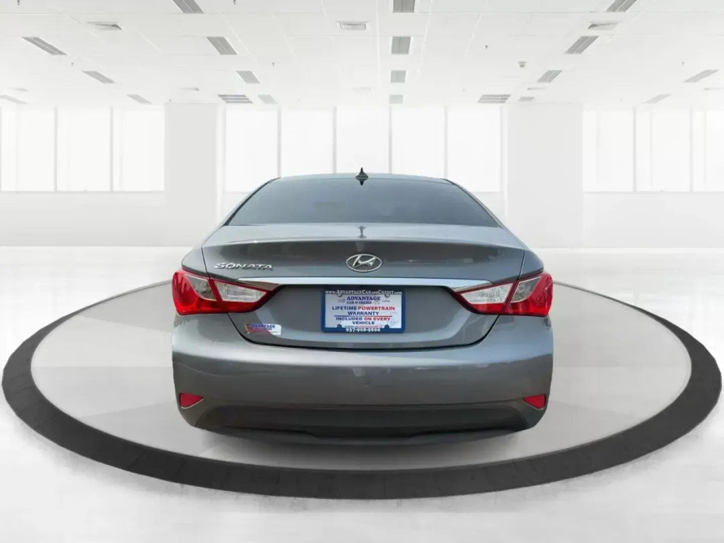 2014 Hyundai Sonata GLS (5NPEB4AC8EH) with an 2.4L I-4 gasoline direct injection engine, located at 401 Woodman Dr, Riverside, OH, 45431, (937) 908-9800, 39.760899, -84.123421 - 2014 Hyundai Sonata GLS - Photo#3