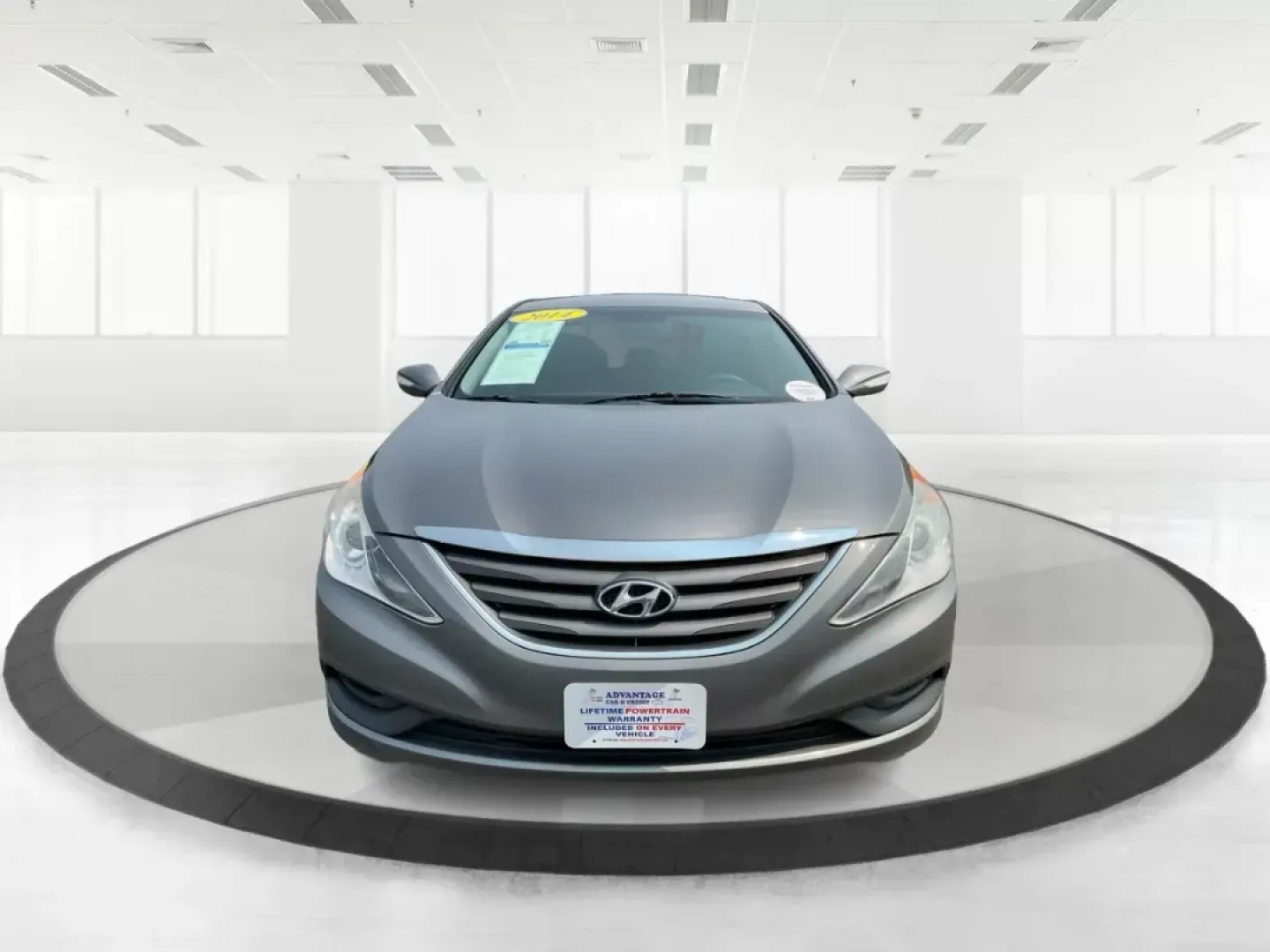 2014 Hyundai Sonata GLS (5NPEB4AC8EH) with an 2.4L I-4 gasoline direct injection engine, located at 401 Woodman Dr, Riverside, OH, 45431, (937) 908-9800, 39.760899, -84.123421 - 2014 Hyundai Sonata GLS - Photo#6