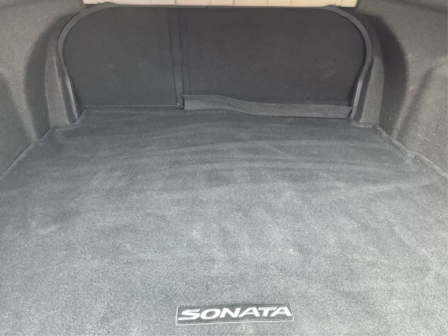 2014 Hyundai Sonata GLS (5NPEB4AC8EH) with an 2.4L I-4 gasoline direct injection engine, located at 401 Woodman Dr, Riverside, OH, 45431, (937) 908-9800, 39.760899, -84.123421 - 2014 Hyundai Sonata GLS - Photo#11