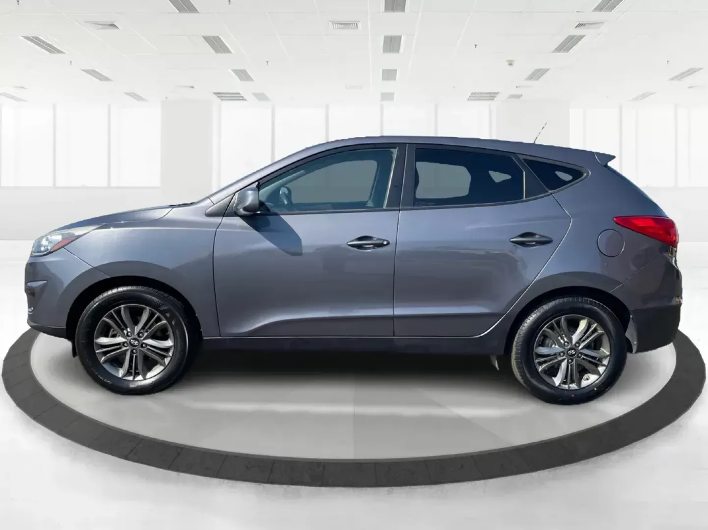 2014 Hyundai Tucson GLS (KM8JTCAF5EU) with an Nu 2L I-4 gasoline direct injection engine, located at 1230 East Main St, Xenia, OH, 45385, (937) 908-9800, 39.688026, -83.910172 - **Discover Adventure with the 2014 Hyundai Tucson GLS - Perfect for Your Active Lifestyle!**<br /> <br /> Are you seeking the perfect vehicle to enhance your family adventures, weekend getaways, or daily commutes? Look no further than the stunning 2014 Hyundai Tucson GLS presented by Advantage Car a - Photo#5