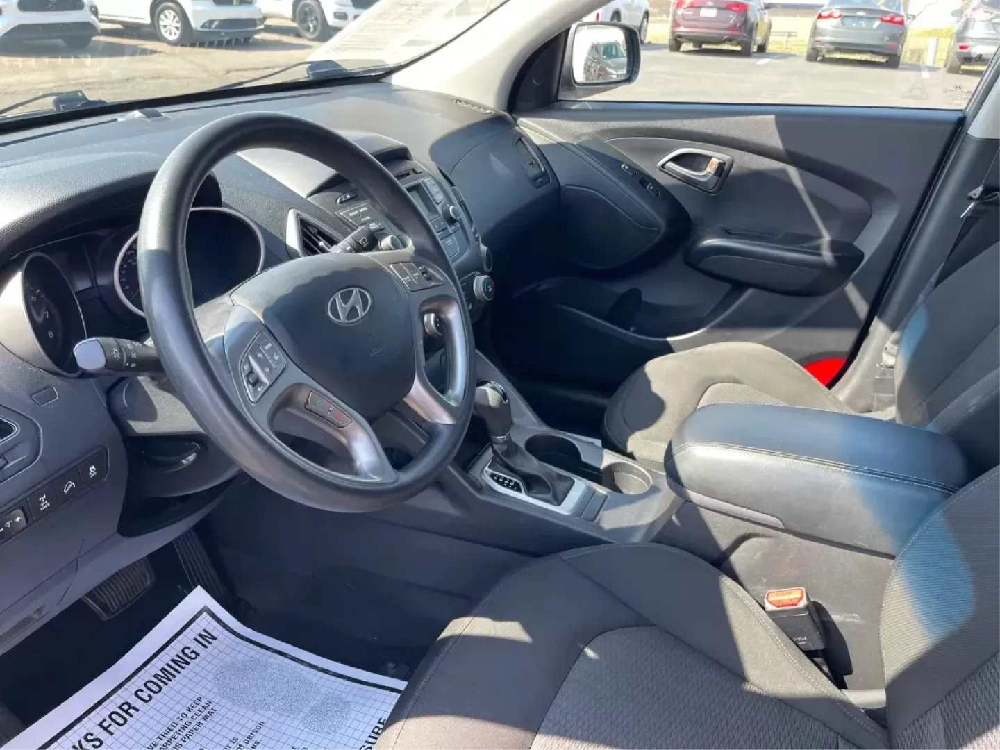 2014 Hyundai Tucson GLS (KM8JTCAF5EU) with an Nu 2L I-4 gasoline direct injection engine, located at 1230 East Main St, Xenia, OH, 45385, (937) 908-9800, 39.688026, -83.910172 - **Discover Adventure with the 2014 Hyundai Tucson GLS - Perfect for Your Active Lifestyle!**<br /> <br /> Are you seeking the perfect vehicle to enhance your family adventures, weekend getaways, or daily commutes? Look no further than the stunning 2014 Hyundai Tucson GLS presented by Advantage Car a - Photo#8