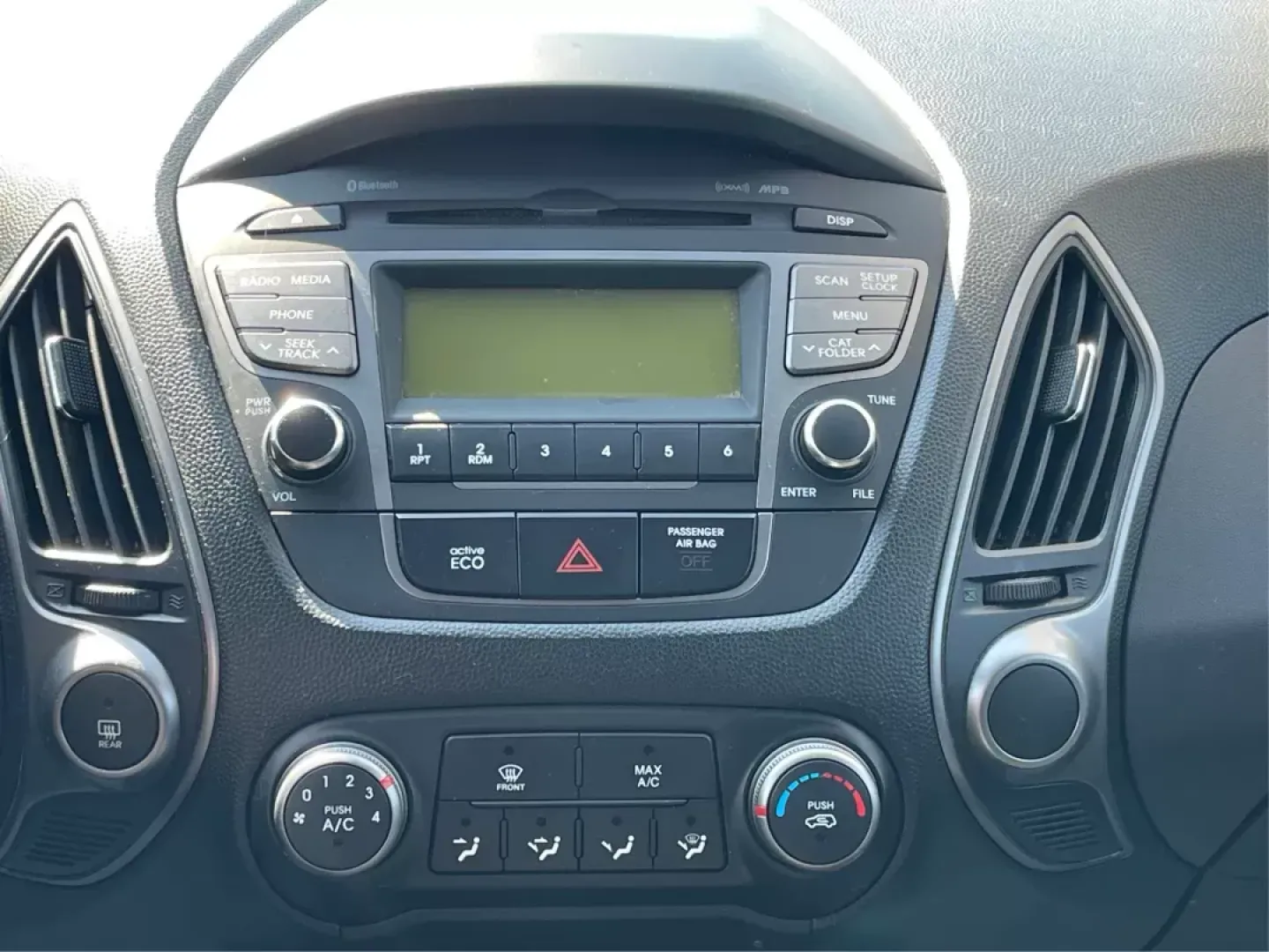 2014 Hyundai Tucson GLS (KM8JTCAF5EU) with an Nu 2L I-4 gasoline direct injection engine, located at 1230 East Main St, Xenia, OH, 45385, (937) 908-9800, 39.688026, -83.910172 - **Discover Adventure with the 2014 Hyundai Tucson GLS - Perfect for Your Active Lifestyle!**<br /> <br /> Are you seeking the perfect vehicle to enhance your family adventures, weekend getaways, or daily commutes? Look no further than the stunning 2014 Hyundai Tucson GLS presented by Advantage Car a - Photo#11