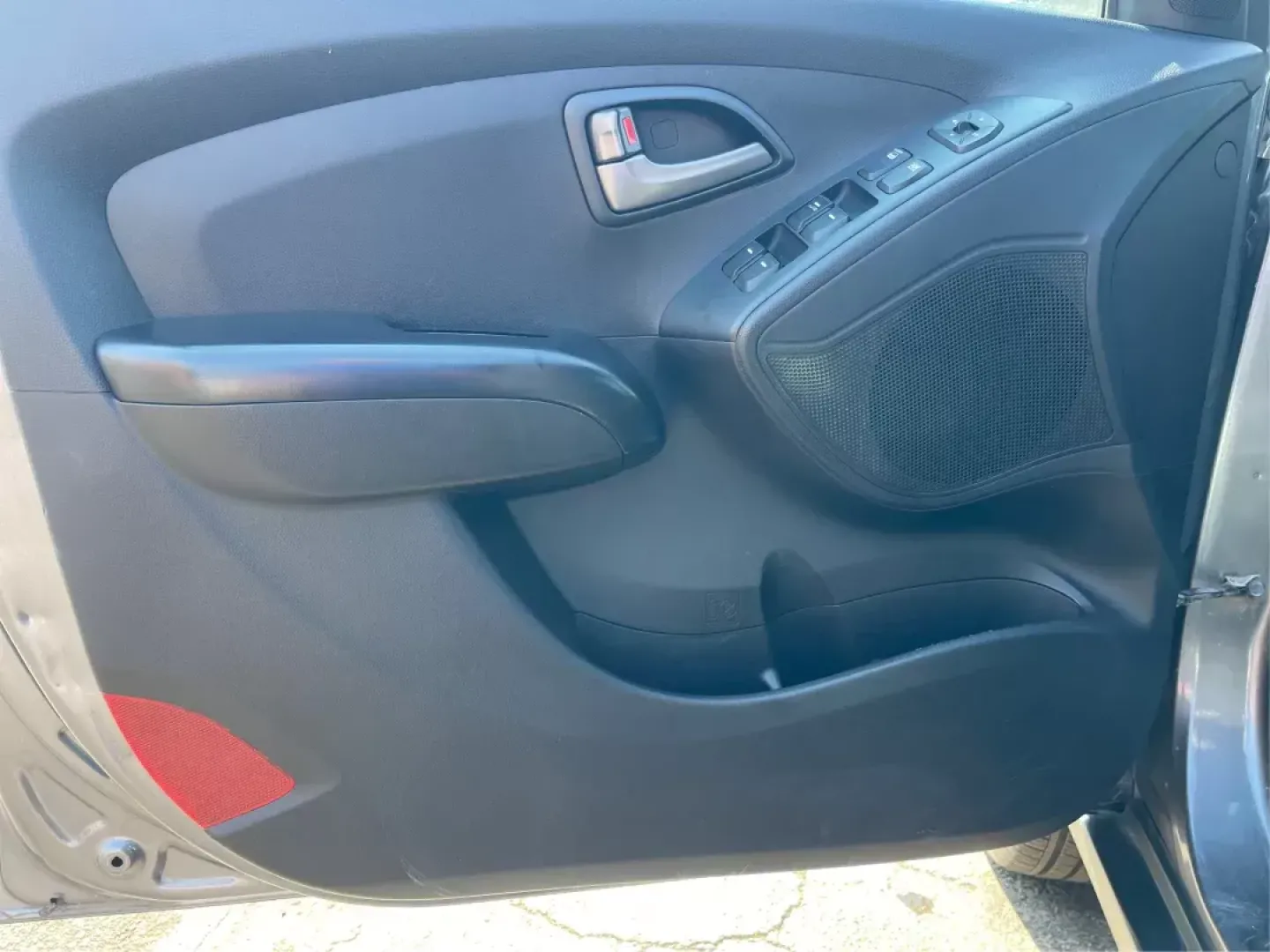 2014 Hyundai Tucson GLS (KM8JTCAF5EU) with an Nu 2L I-4 gasoline direct injection engine, located at 1230 East Main St, Xenia, OH, 45385, (937) 908-9800, 39.688026, -83.910172 - **Discover Adventure with the 2014 Hyundai Tucson GLS - Perfect for Your Active Lifestyle!**<br /> <br /> Are you seeking the perfect vehicle to enhance your family adventures, weekend getaways, or daily commutes? Look no further than the stunning 2014 Hyundai Tucson GLS presented by Advantage Car a - Photo#17