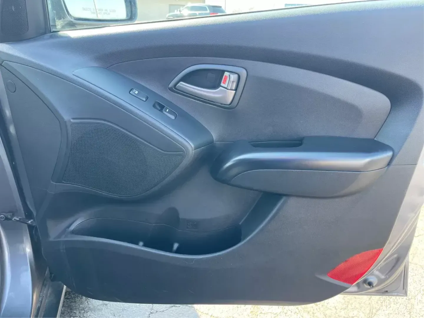 2014 Hyundai Tucson GLS (KM8JTCAF5EU) with an Nu 2L I-4 gasoline direct injection engine, located at 1230 East Main St, Xenia, OH, 45385, (937) 908-9800, 39.688026, -83.910172 - **Discover Adventure with the 2014 Hyundai Tucson GLS - Perfect for Your Active Lifestyle!**<br /> <br /> Are you seeking the perfect vehicle to enhance your family adventures, weekend getaways, or daily commutes? Look no further than the stunning 2014 Hyundai Tucson GLS presented by Advantage Car a - Photo#18