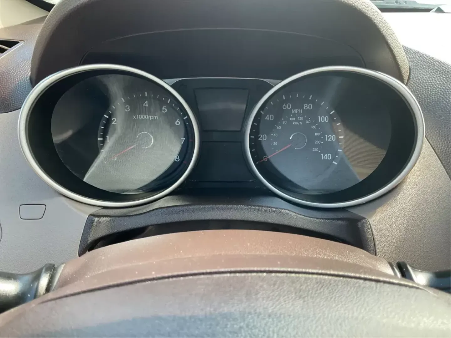 2014 Hyundai Tucson Limited (KM8JUCAG9EU) with an Theta II 2.4L I-4 gasoline direct injection engine, located at 8750 N County Rd 25A, Piqua, OH, 45356, (937) 908-9800, 40.164391, -84.232513 - 2014 Hyundai Tucson Limited - Photo#14