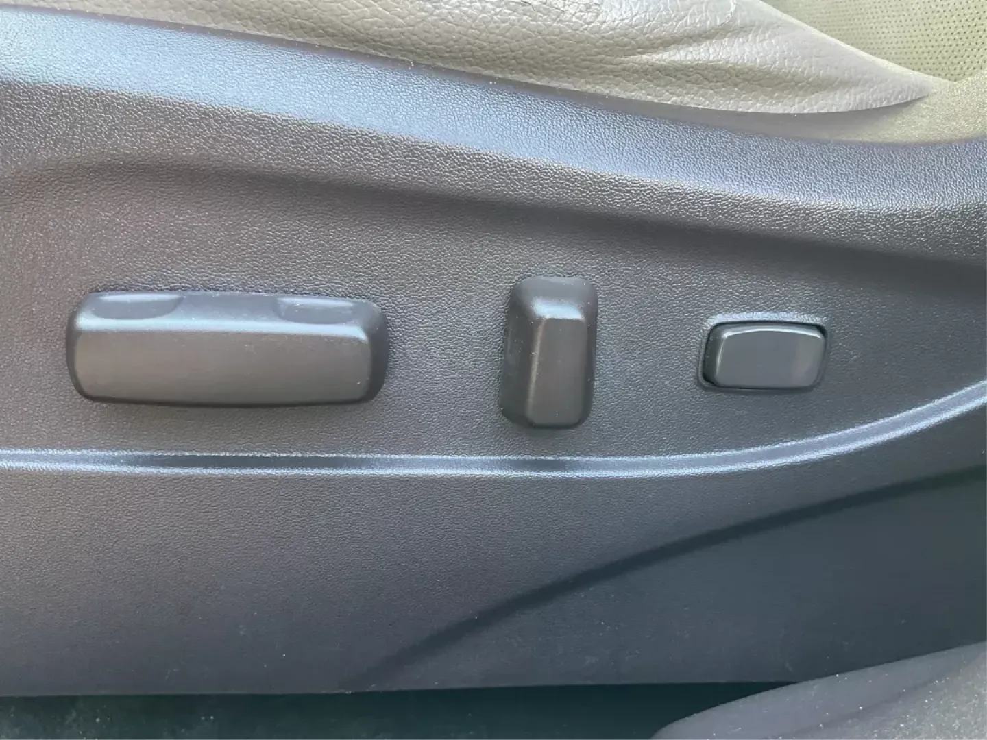 2014 Hyundai Tucson Limited (KM8JUCAG9EU) with an Theta II 2.4L I-4 gasoline direct injection engine, located at 8750 N County Rd 25A, Piqua, OH, 45356, (937) 908-9800, 40.164391, -84.232513 - 2014 Hyundai Tucson Limited - Photo#16