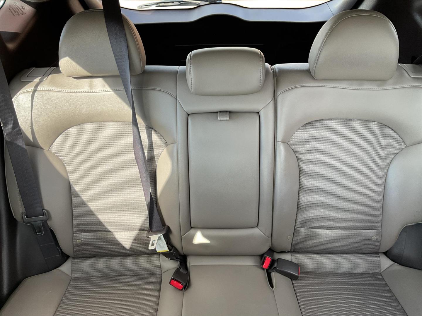 2014 Hyundai Tucson SE (KM8JU3AG0EU) with an Theta II 2.4L I-4 gasoline direct injection engine, located at 1230 East Main St, Xenia, OH, 45385, (937) 908-9800, 39.688026, -83.910172 - 2014 Hyundai Tucson SE - Photo#11
