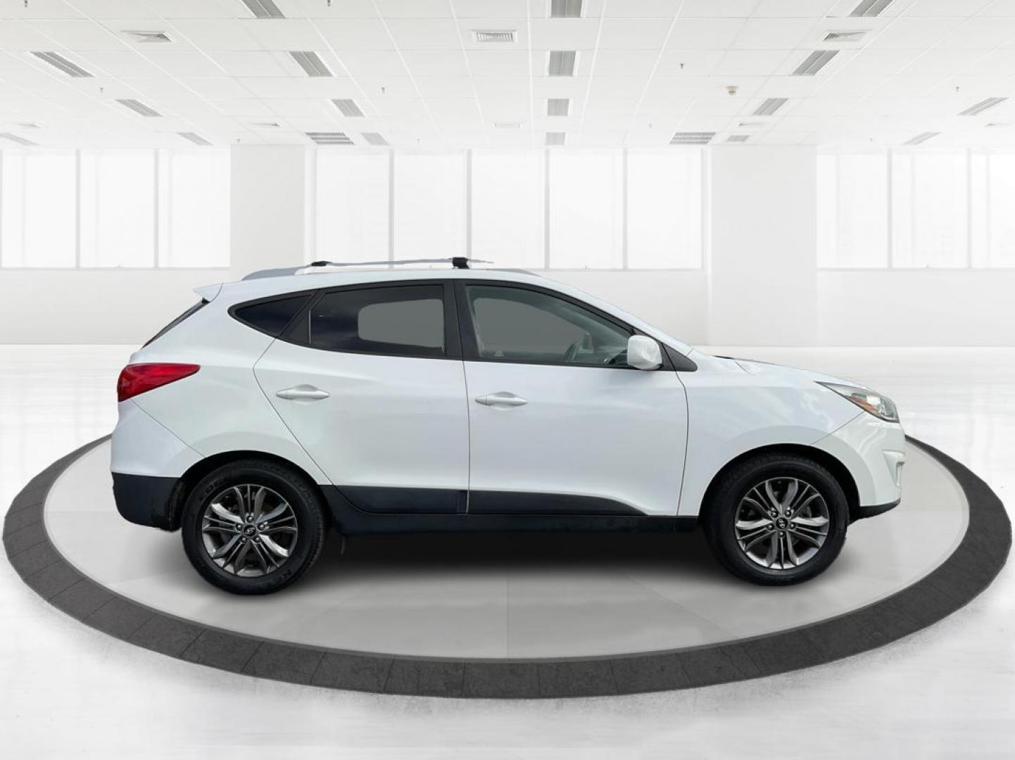 2014 Hyundai Tucson SE (KM8JU3AG0EU) with an Theta II 2.4L I-4 gasoline direct injection engine, located at 1230 East Main St, Xenia, OH, 45385, (937) 908-9800, 39.688026, -83.910172 - 2014 Hyundai Tucson SE - Photo#1
