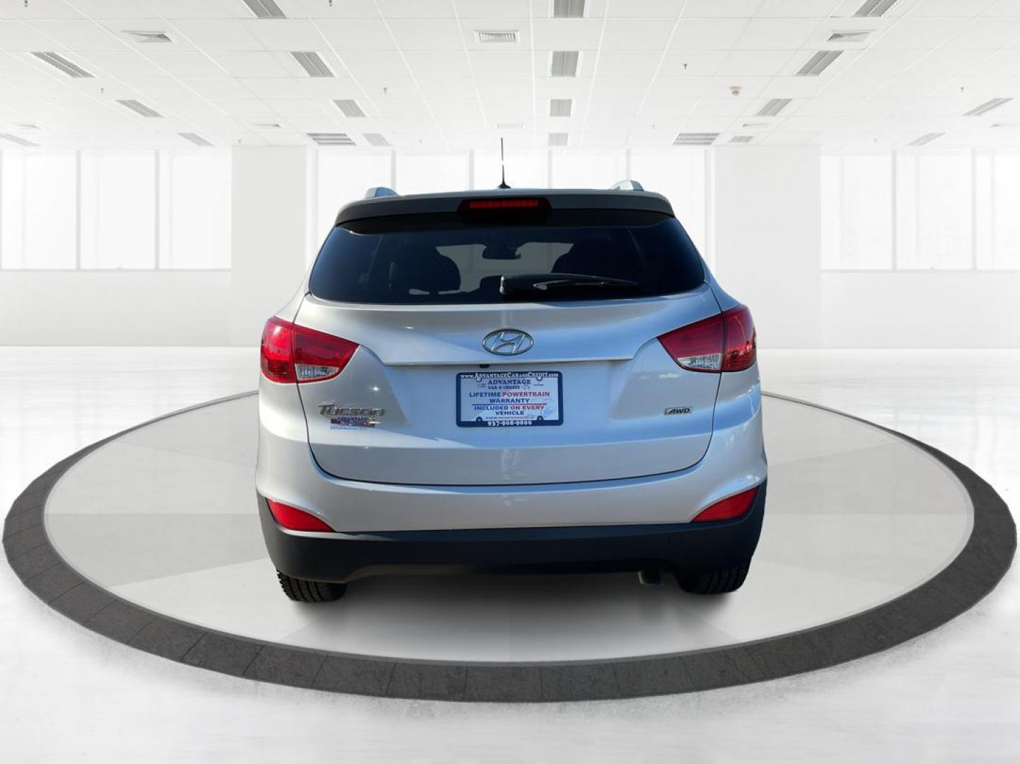 2014 Hyundai Tucson SE (KM8JUCAG8EU) with an Theta II 2.4L I-4 gasoline direct injection engine, located at 1230 East Main St, Xenia, OH, 45385, (937) 908-9800, 39.688026, -83.910172 - 2014 Hyundai Tucson SE - Photo#3
