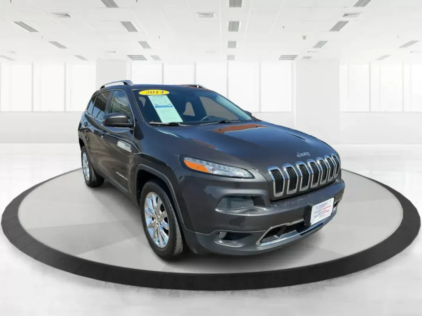 2014 Jeep Cherokee Limited 4WD (1C4PJMDBXEW) with an 2.4L L4 DOHC 16V engine, 9-Speed Automatic transmission, located at 880 E. National Road, Vandalia, OH, 45377, (937) 908-9800, 39.891918, -84.183594 - **Explore the Great Outdoors in Style with the 2014 Jeep Cherokee Limited 4WD!**<br /> <br /> At Advantage Car and Credit, we understand that life is an adventure, and our **2014 Jeep Cherokee Limited 4WD** is designed to enhance every moment of your journey. Whether you're navigating the urban stre - Photo#0