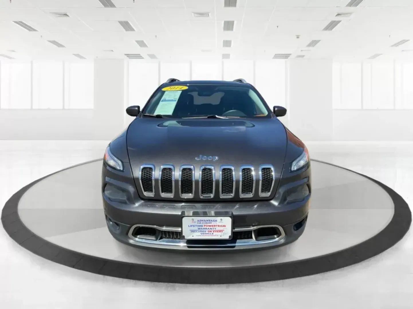 2014 Jeep Cherokee Limited 4WD (1C4PJMDBXEW) with an 2.4L L4 DOHC 16V engine, 9-Speed Automatic transmission, located at 880 E. National Road, Vandalia, OH, 45377, (937) 908-9800, 39.891918, -84.183594 - **Explore the Great Outdoors in Style with the 2014 Jeep Cherokee Limited 4WD!**<br /> <br /> At Advantage Car and Credit, we understand that life is an adventure, and our **2014 Jeep Cherokee Limited 4WD** is designed to enhance every moment of your journey. Whether you're navigating the urban stre - Photo#6