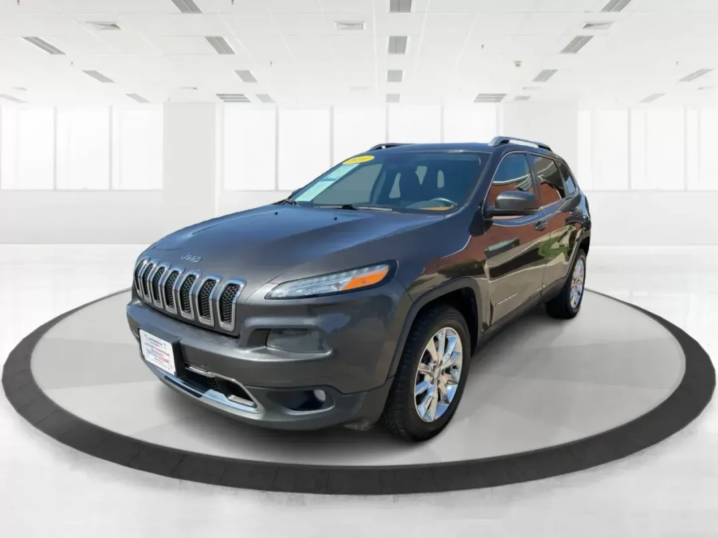 2014 Jeep Cherokee Limited 4WD (1C4PJMDBXEW) with an 2.4L L4 DOHC 16V engine, 9-Speed Automatic transmission, located at 880 E. National Road, Vandalia, OH, 45377, (937) 908-9800, 39.891918, -84.183594 - **Explore the Great Outdoors in Style with the 2014 Jeep Cherokee Limited 4WD!**<br /> <br /> At Advantage Car and Credit, we understand that life is an adventure, and our **2014 Jeep Cherokee Limited 4WD** is designed to enhance every moment of your journey. Whether you're navigating the urban stre - Photo#7