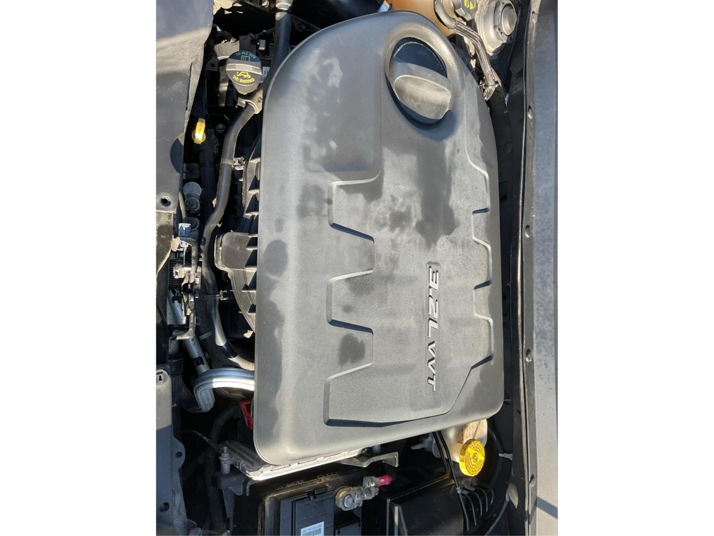 2014 Jeep Cherokee Latitude (1C4PJLCS0EW) with an MultiAir2 Tigershark 2.4L I-4 variable valve contr engine, located at 8750 N County Rd 25A, Piqua, OH, 45356, (937) 908-9800, 40.164391, -84.232513 - 2014 Jeep Cherokee Latitude - Photo#10