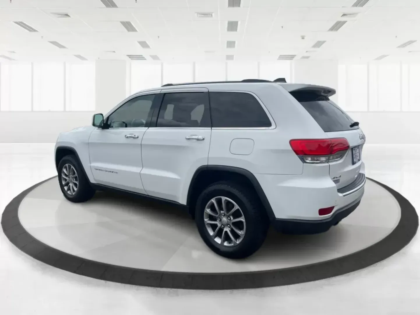 2014 Jeep Grand Cherokee Limited (1C4RJFBG4EC) with an Other engine, located at 401 Woodman Dr, Riverside, OH, 45431, (937) 908-9800, 39.760899, -84.123421 - 2014 Jeep Grand Cherokee Limited - Photo#5