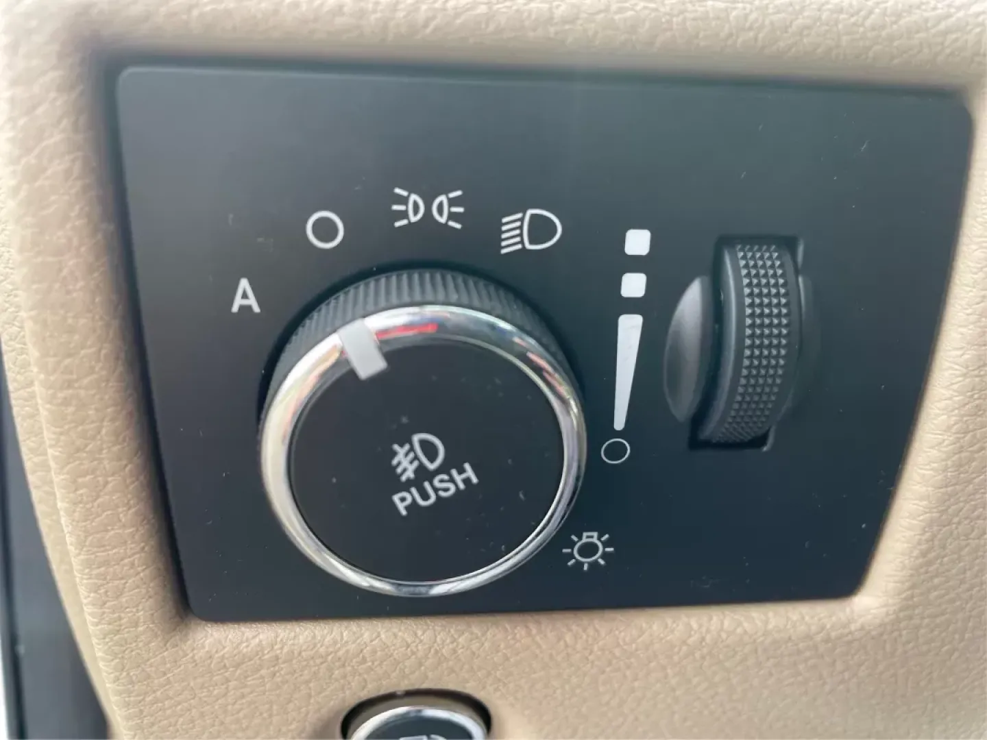 2014 Jeep Grand Cherokee Limited (1C4RJFBG4EC) with an Other engine, located at 401 Woodman Dr, Riverside, OH, 45431, (937) 908-9800, 39.760899, -84.123421 - 2014 Jeep Grand Cherokee Limited - Photo#17