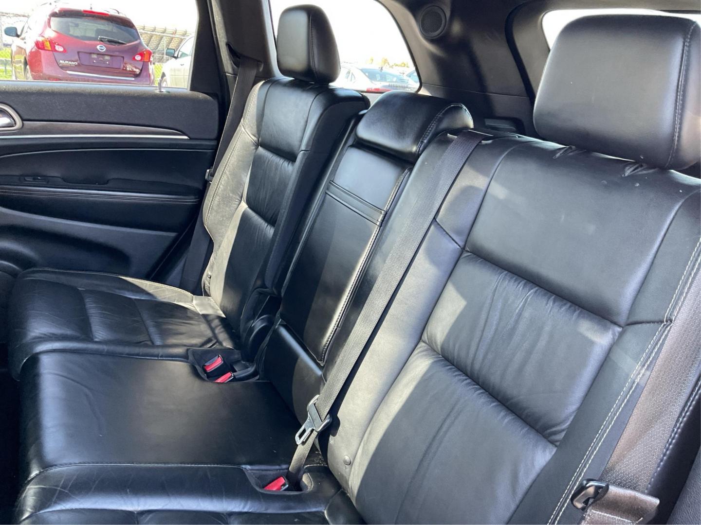 2014 Jeep Grand Cherokee Limited (1C4RJFBG4EC) with an Other engine, located at 1230 East Main St, Xenia, OH, 45385, (937) 908-9800, 39.688026, -83.910172 - 2014 Jeep Grand Cherokee Limited - Photo#9