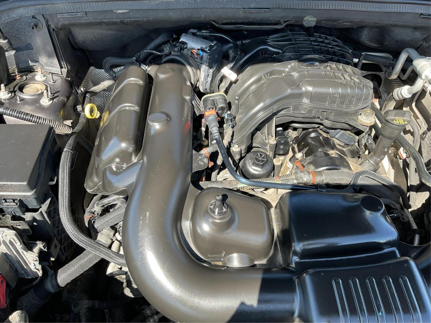 2014 Jeep Grand Cherokee Limited (1C4RJFBG4EC) with an Other engine, located at 1230 East Main St, Xenia, OH, 45385, (937) 908-9800, 39.688026, -83.910172 - 2014 Jeep Grand Cherokee Limited - Photo#10